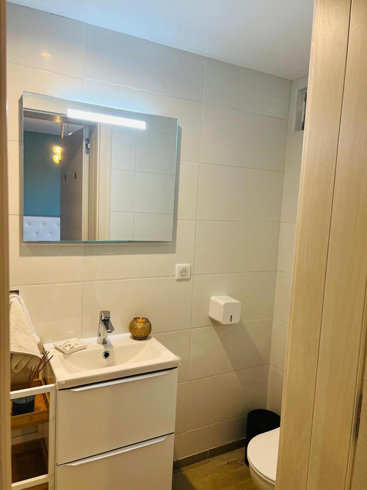 Twenty Rent Hotel กาญเนอ-ซูร์-แมร์ ภายนอก รูปภาพ