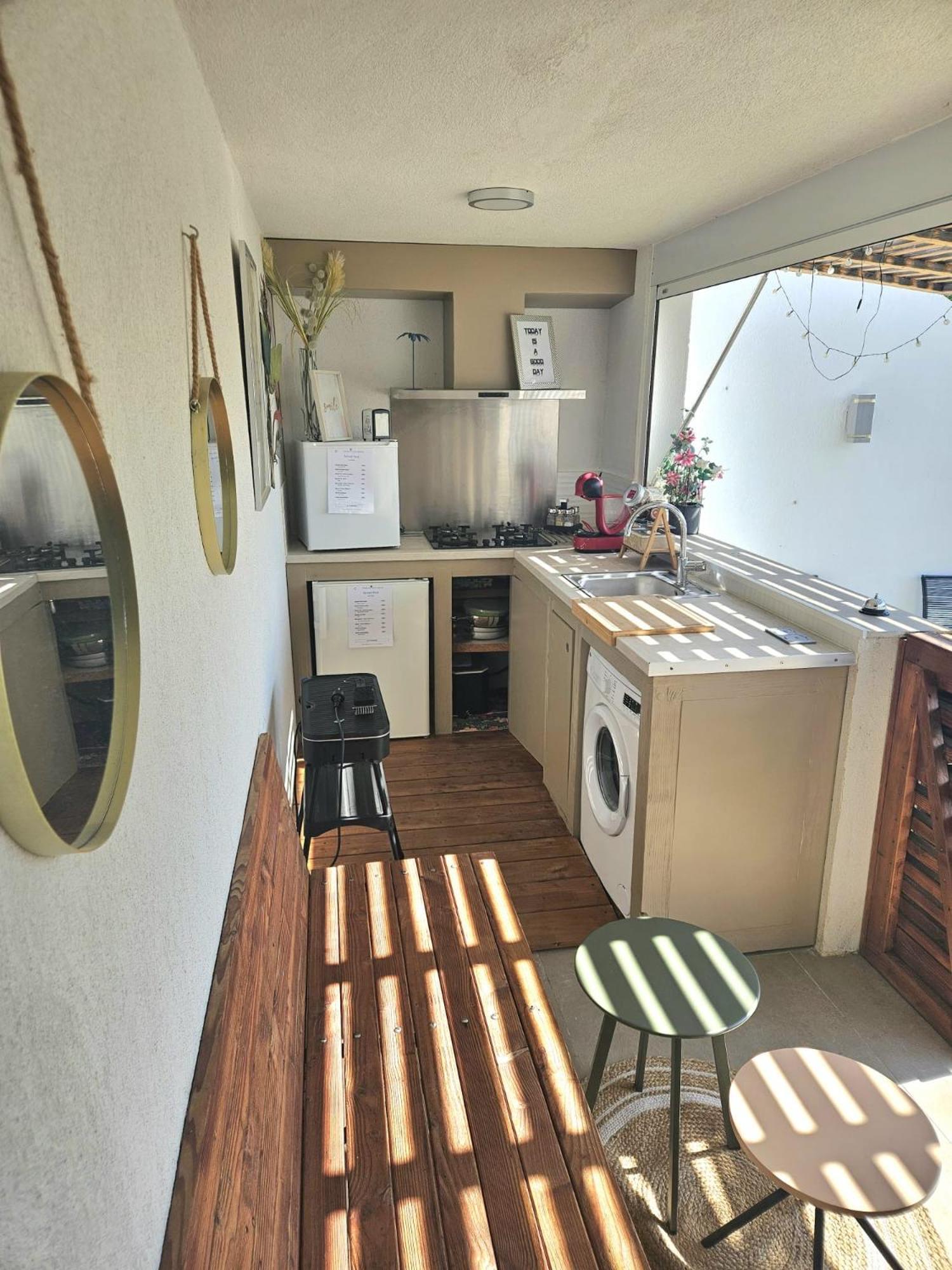 Twenty Rent Hotel กาญเนอ-ซูร์-แมร์ ภายนอก รูปภาพ